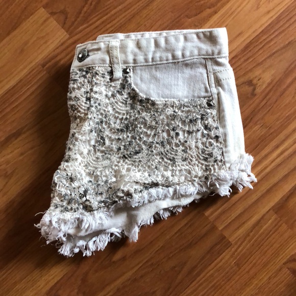 Day trip low rise shorties 😍😍 - Picture 4 of 5